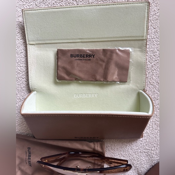 Burberry Aviator Sunglasses - Picture 5 of 7